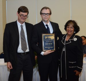 Mark Geil, center