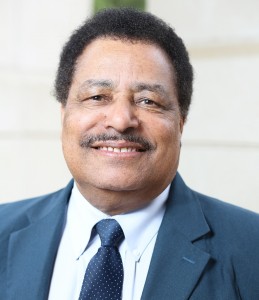 Dr. Mario Azevedo