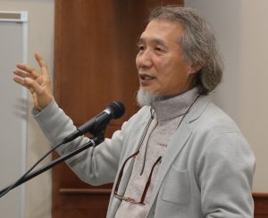 Ceramics scholar Dr. Dong Hun Chung discusses contemporary Korean art during a talk Thursday at the College of Business auditorium. He led a delegation from Korea and China to JSU. (Photo by Anissa Hidouk, JSU)