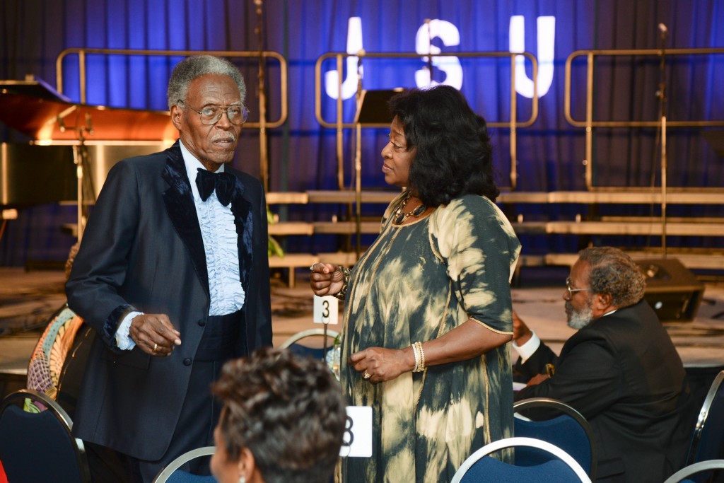 Stewart talks with former JSU president John A. Peoples Jr. She says her advice to actors is an old saying of Peoples: 'To Thine own heart, be true.' (Photo by Charles A. Smith)