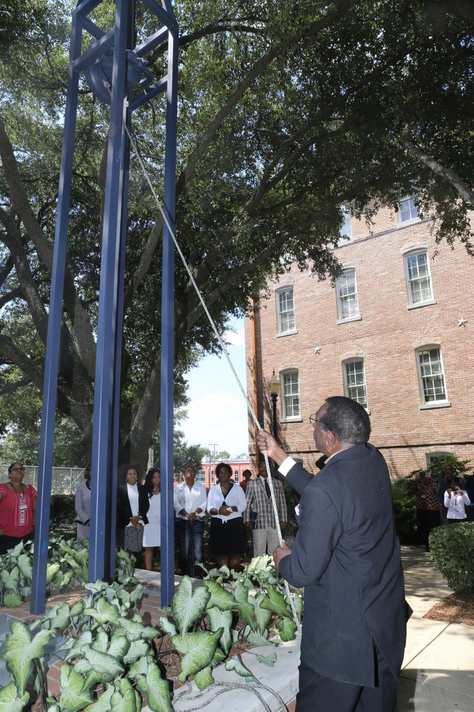 JSU’s Dr. Hilliard Lackey III leads a memorial ceremony for former President Dr. James A. Hefner, who died Thursday, Aug. 27, in Tennessee. The remembrance was held Friday, Aug. 28, in front of Ayer Hall on the main campus. (Photo by Charles A. Smith/JSU)