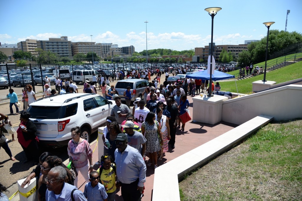 A crowd prepares for clearance to enter the stadium to see and hear Obama. (Photo by Darek Ashley/JSU)