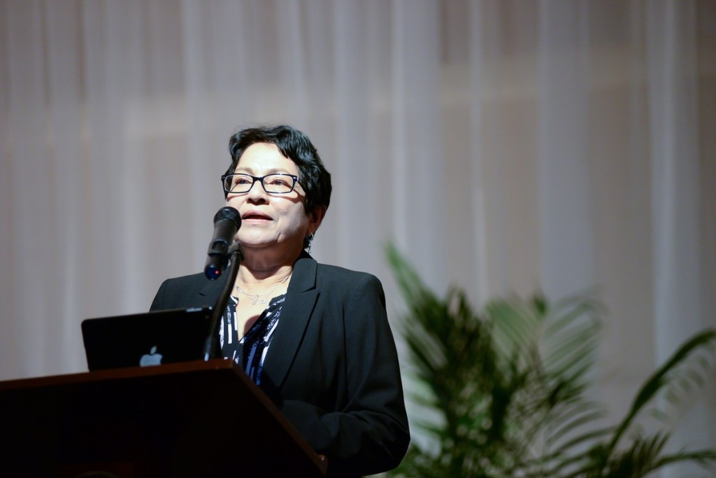 Dr. Gauri Bhattacharya, professor in the master’s of Social Work Program, presents the award for Professionalism and Excellence in the Division of Student Affairs. (Photo by Darek Ashley/JSU)