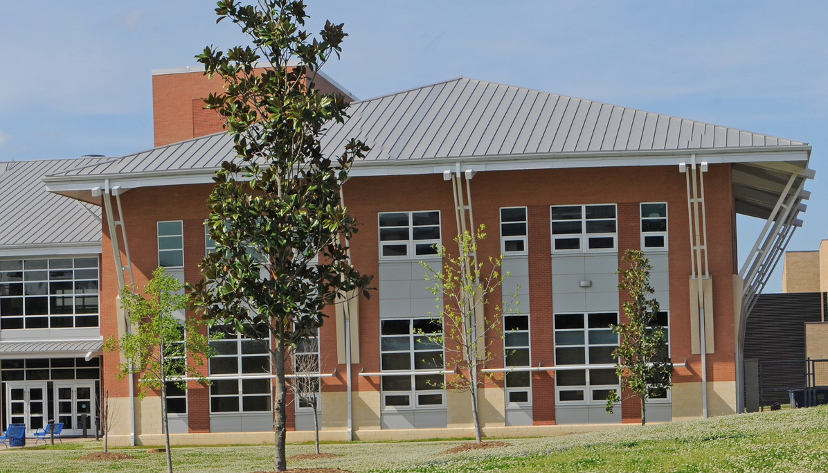 Seeking high-paying jobs? Students in all academic disciplines may enroll now for an undergraduate track in JSU's Computational Data-Enabled Science and Engineering (CDS&E). Studies are housed inside the College of Science, Engineering and Technology building. Registration is currently under way for spring 2018.