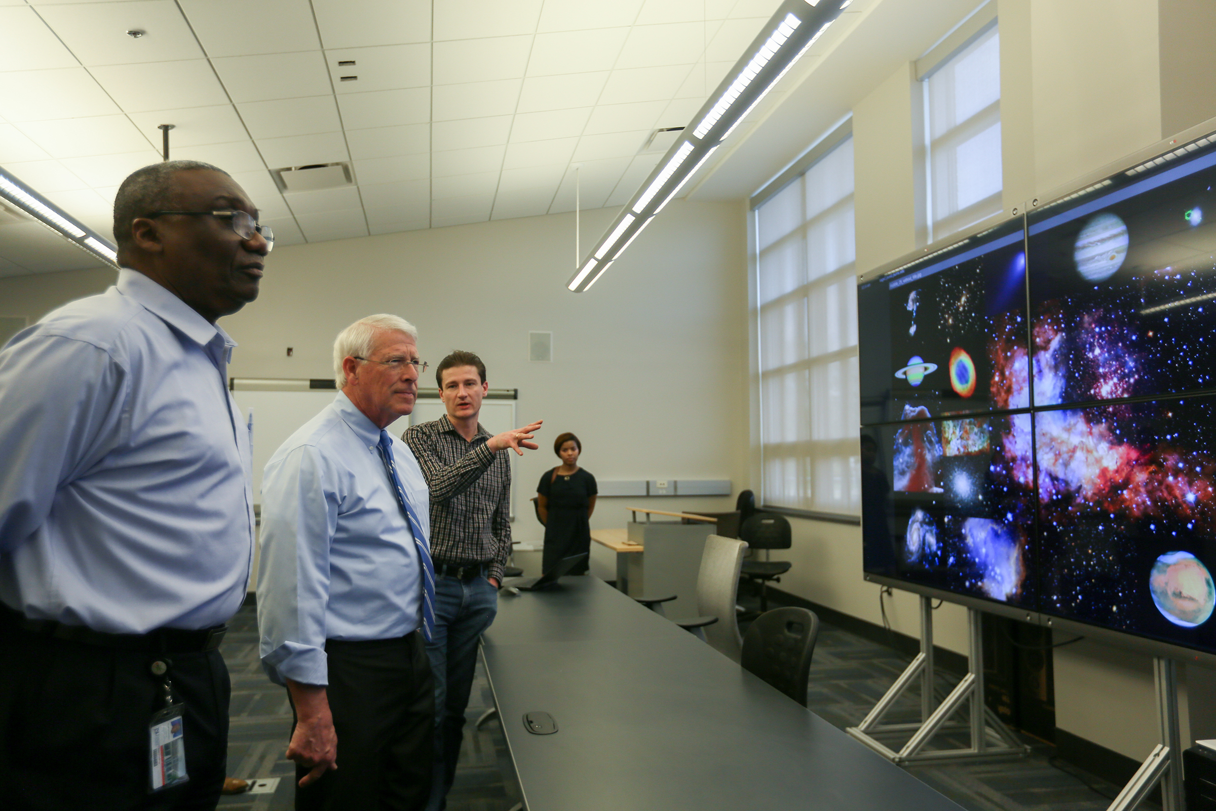 Showcasing some of CSET’s latest technology, JSU professors explain aspects of the solar system to Wicker. (Photo by Aron Smith/JSU)
