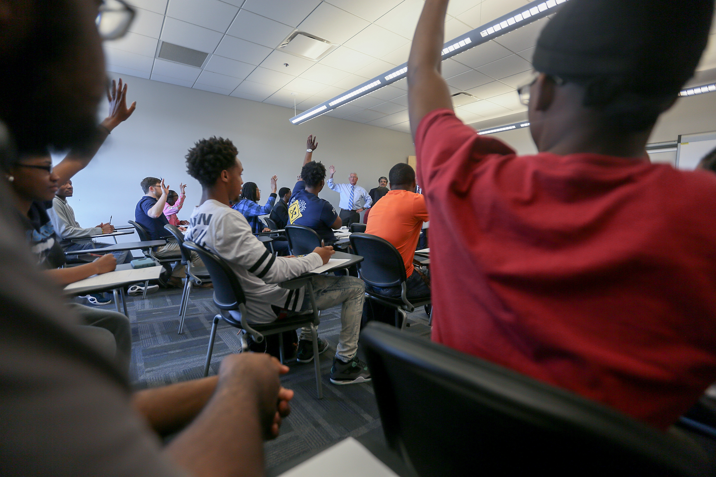 Several students identified themselves as out-of-state students as Wicker discussed WiFi and diversity to CSET students. (Photo by Aron Smith/JSU)