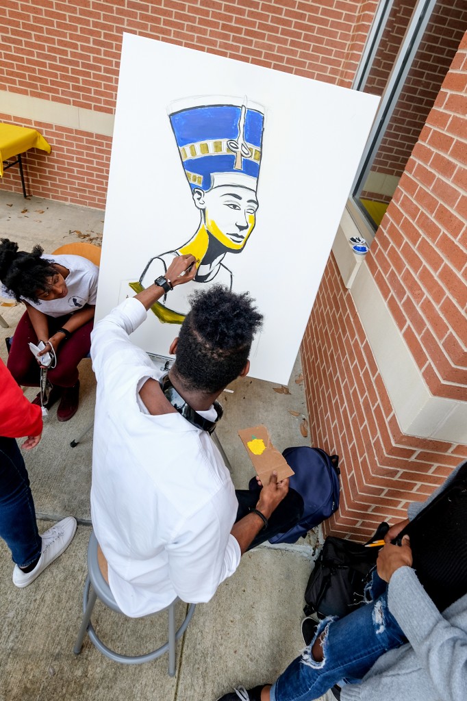 One artist draws a picture of an Egyptian Pharoah during The Art Spot event on last Wednesday. (Photo by Charles A. Smith/JSU)