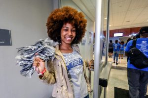 A JSU alum helps to greet the 200 Dallas high school students as they enter the College of Business to learn more about the HBCU. (Photo by Charles A. Smith/JSU)