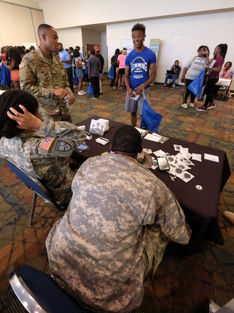 JSU Army ROTC informs students that it offers scholarships and leadership opportunities. (Photo by Charles A. Smith/JSU)