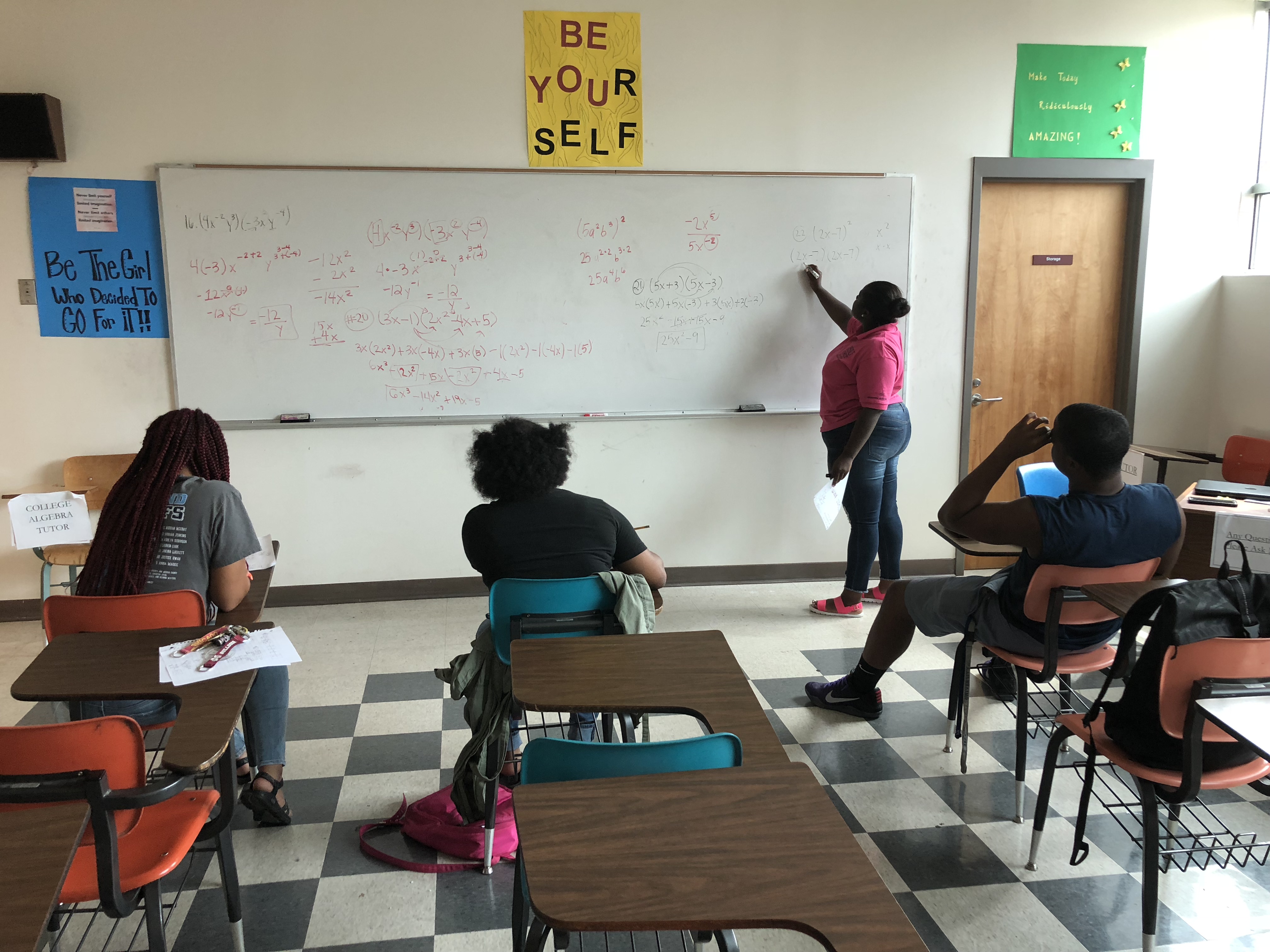 CSET Scholars Academy offers free tutoring in math, biology, chemistry and engineering. (Photo by L.A. Warren/JSU)