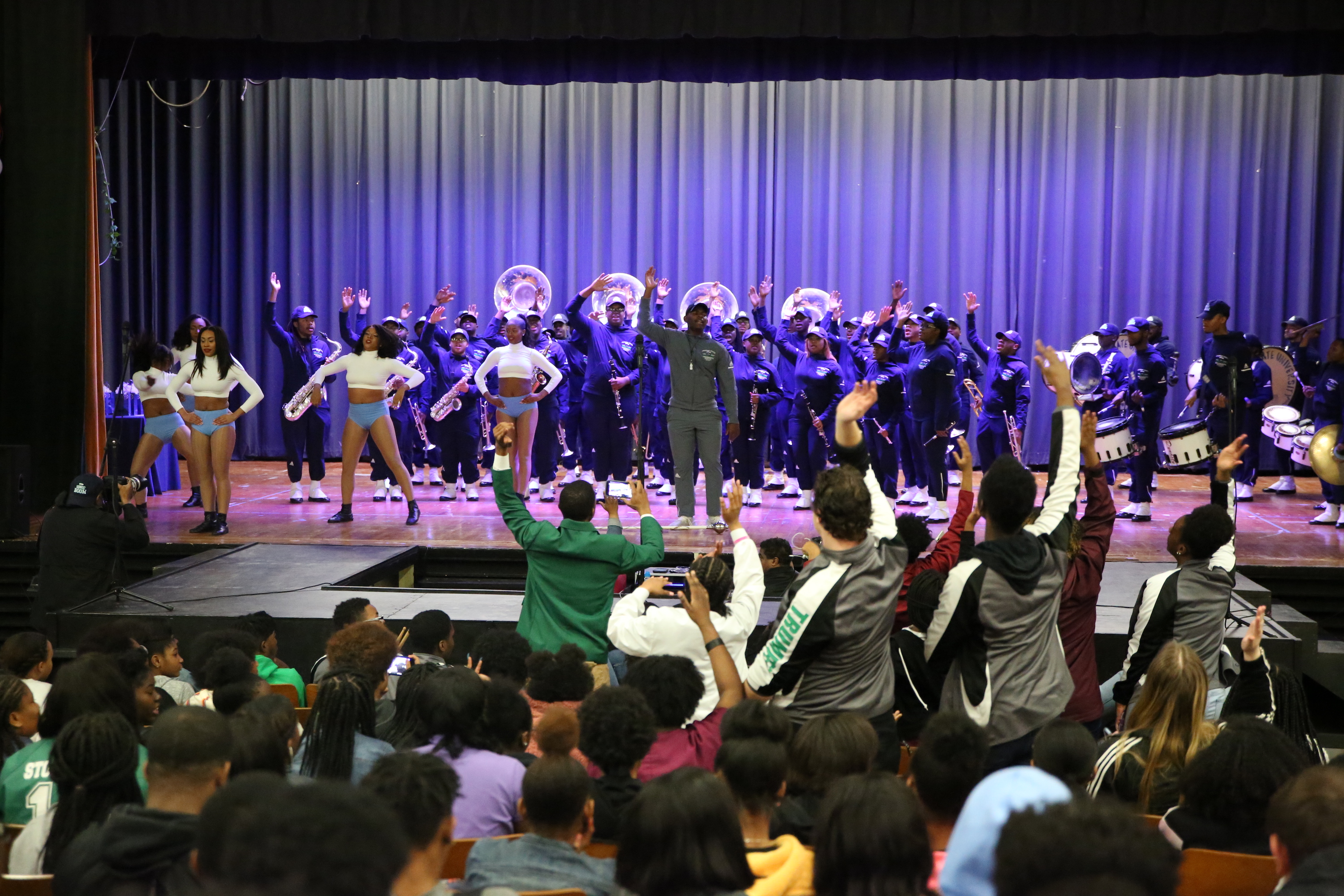 Vicksburg High reacts to the Sonic Boom of the South. (Photo by Spencer L. McClenty)