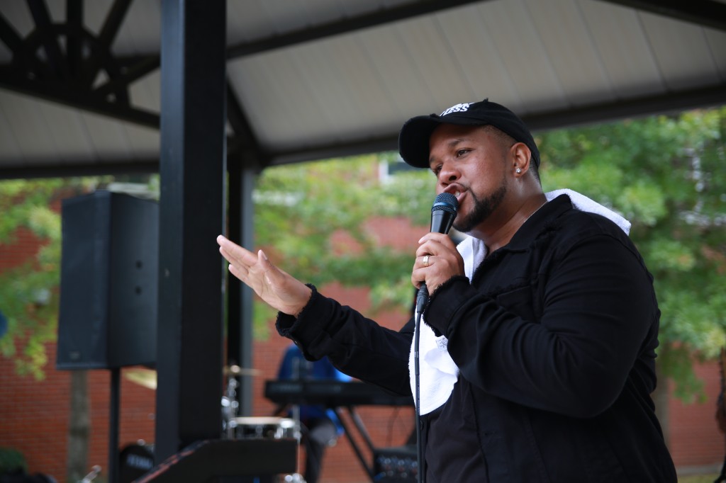 Singer-pastor T-Ran of Cincinnati urge the crowd to discover their purpose and realize their value.
