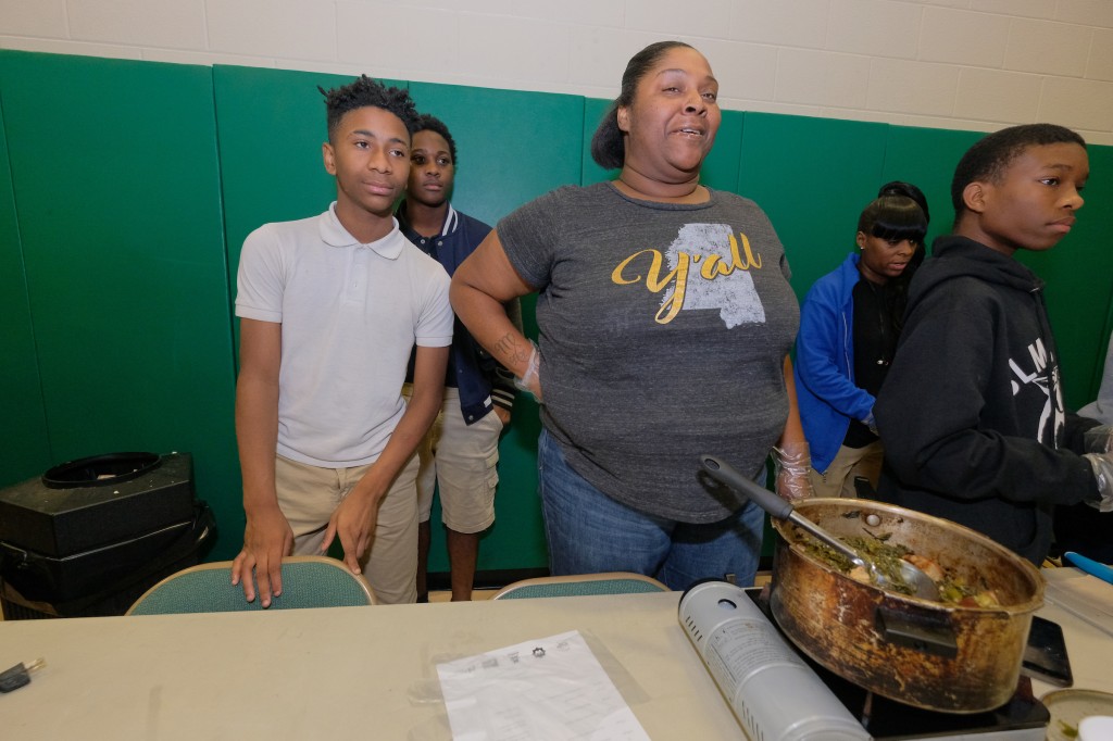 Mother and son duo, Jackie and Corday Kitchens took the third place trophy and bragging rights in this year's contest.