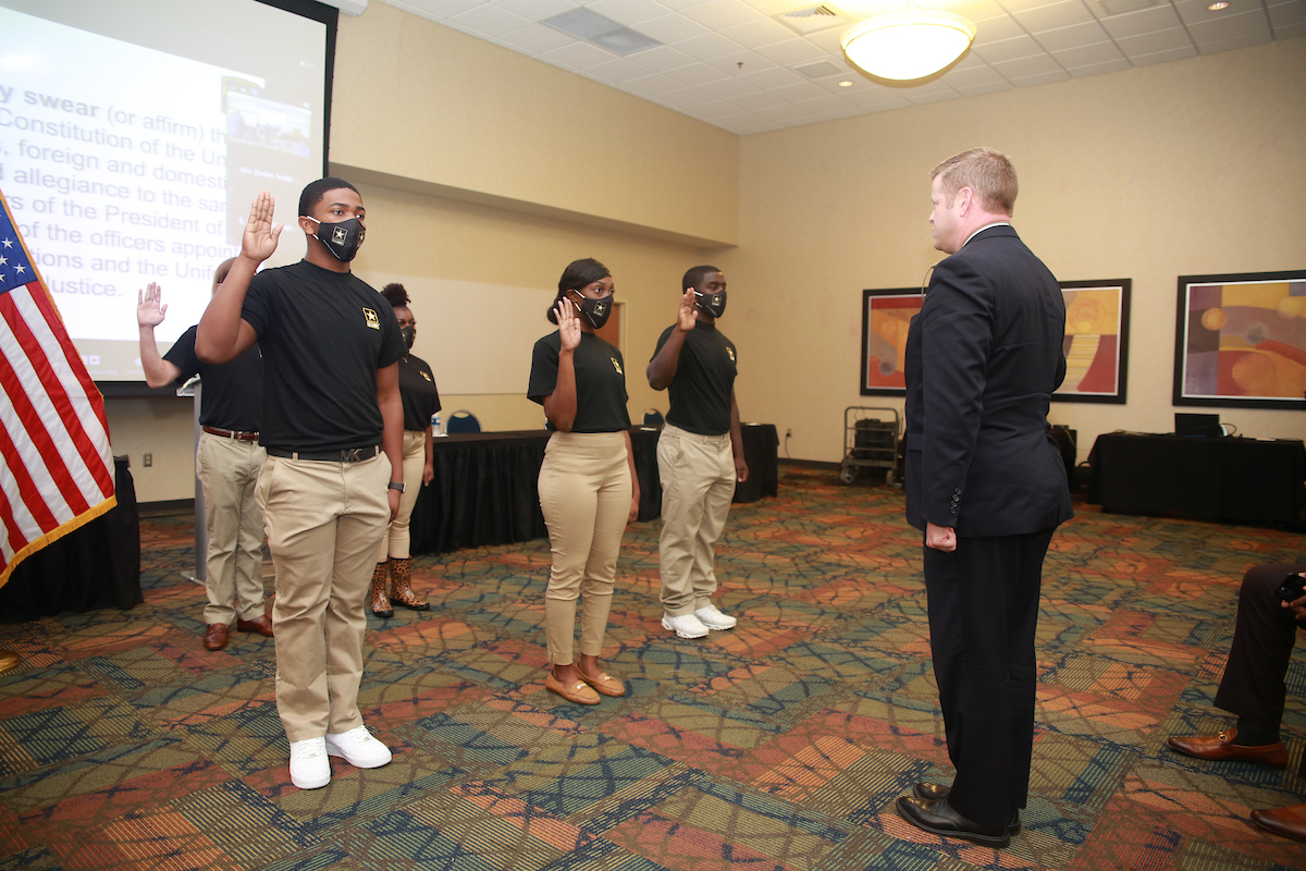 McCarthy conducted a future soldier swear-in. (Photo by William H. Kelly III/JSU University Communications)