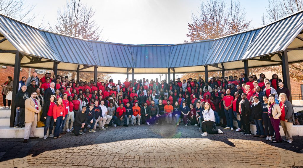 Via the Advanced STEM Access Program, faculty and teaching assistants from prominent universities partnered with Mississippi high school teachers to offer instruction to Mississippi high school students. (Photo provided by the Global Teaching Project)